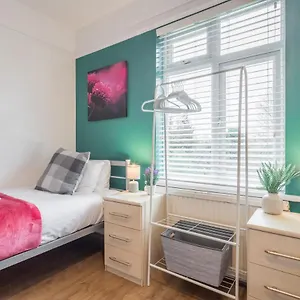 Private 6 With Kitchenette By Cb No Minimum Apartment